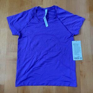 Lululemon Swiftly Tech Short Sleeve 2.0 Race Length Atomic Purple Size 6 NWT